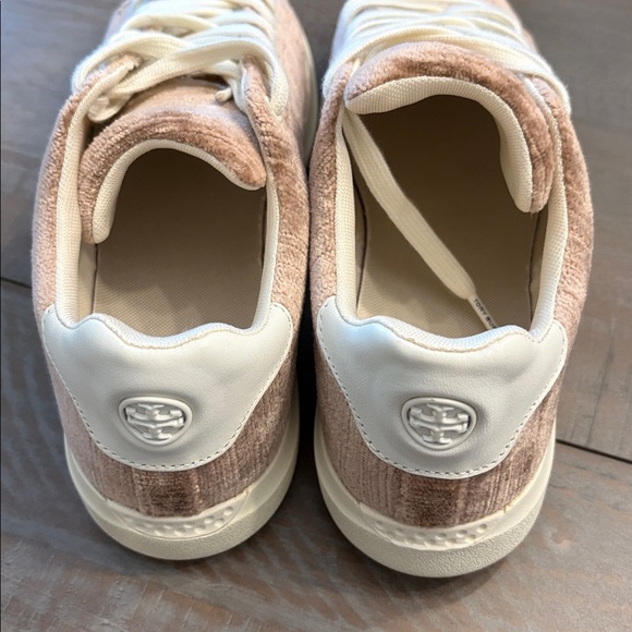 Tory Burch Howell Court Sneakers Mauve Women's
Size 8 M - Picture 2 of 5